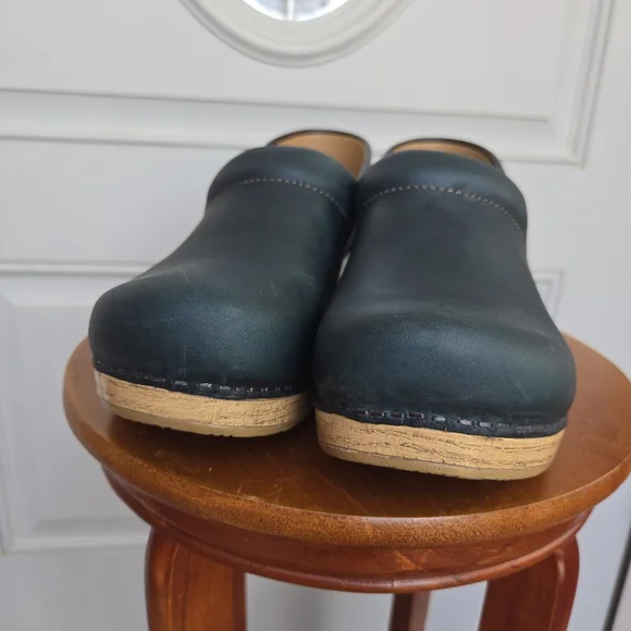 Dansko Professional Teal Natural Wood Leather Clog - Picture 8 of 8